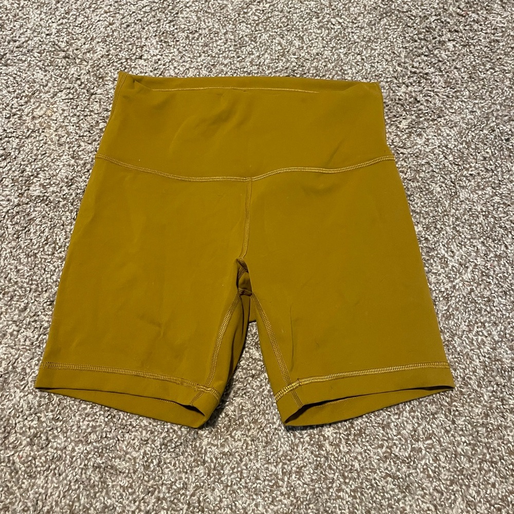 Lululemon wunder train shorts size 8 gold color NWT